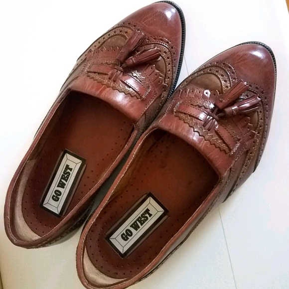 Leather Shoes - Picture 2 of 3